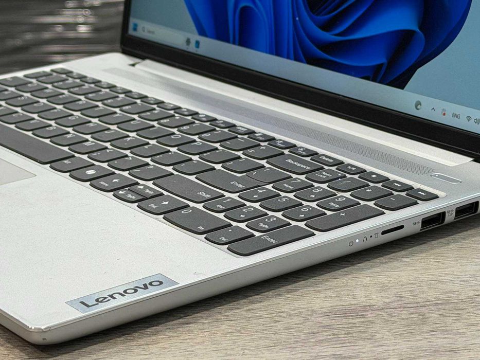 Lenovo IdeaPad Slim 5 15IRH9 | i5-13420H | 16GB RAM | 512GB SSD | 15.3" FHD+