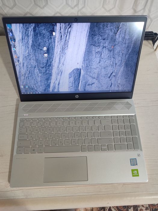 HP Pavilion 15, core i7-8565U