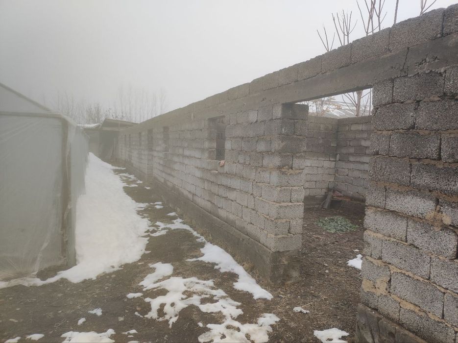 Sirdaryo shaharda 24 sothli uy sotiladi