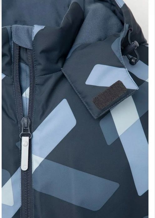 Продам детскую куртку