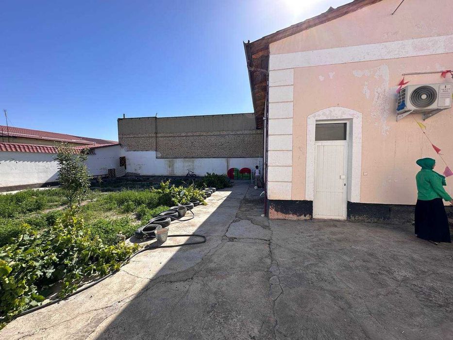 Коттедж 6 соток Гулистон куча Гиждуван.            бартер бор мошинага