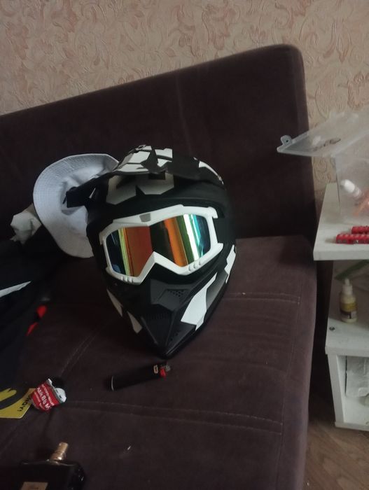 Продам шлем кроссовый новый