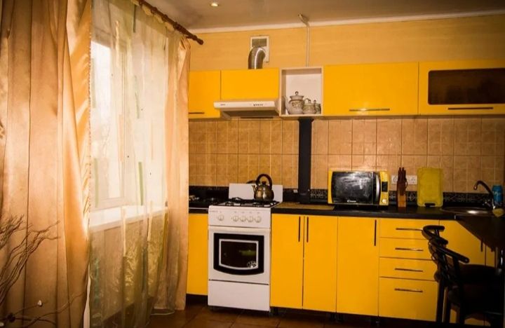 Сарыарка 11-Кенесары,  2ч 2000