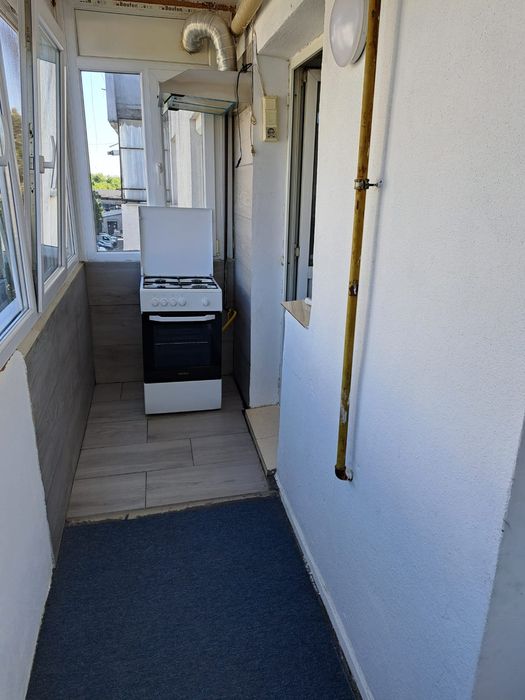 INCHIRIEZ - VAND apartament cu 2 camere decomandat