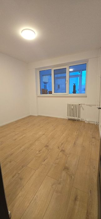 Vând apartament 3 camere