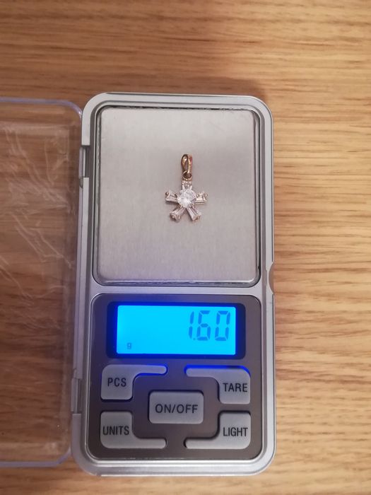 Pandantiv aur 1.60g 14K 585, bijuterie deosebita, in forma de floare!