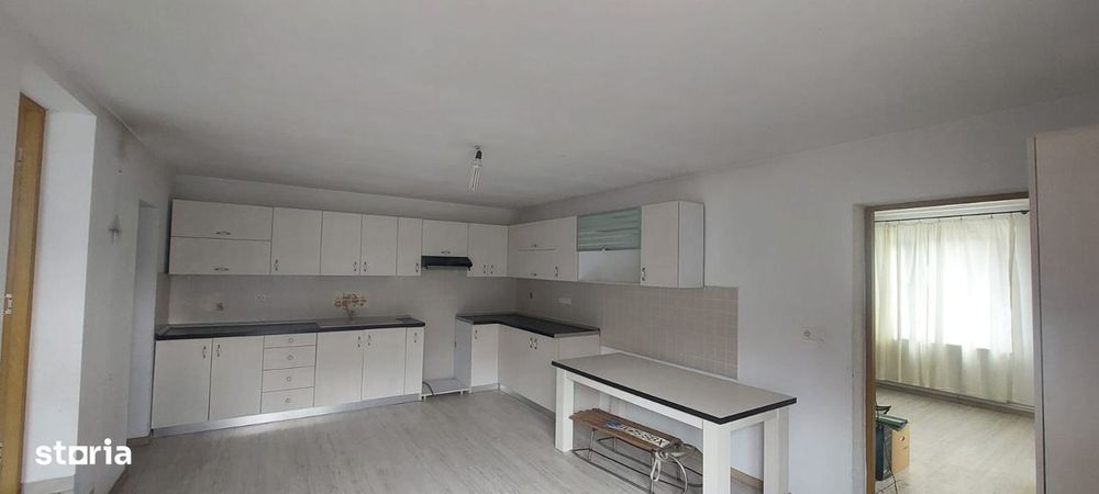 Casa de vanzare 100 mp, Moeciu de Jos, Jud. Brasov, langa Bran.