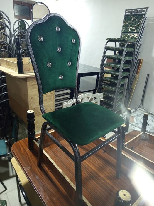 stullar srochni sotiladi