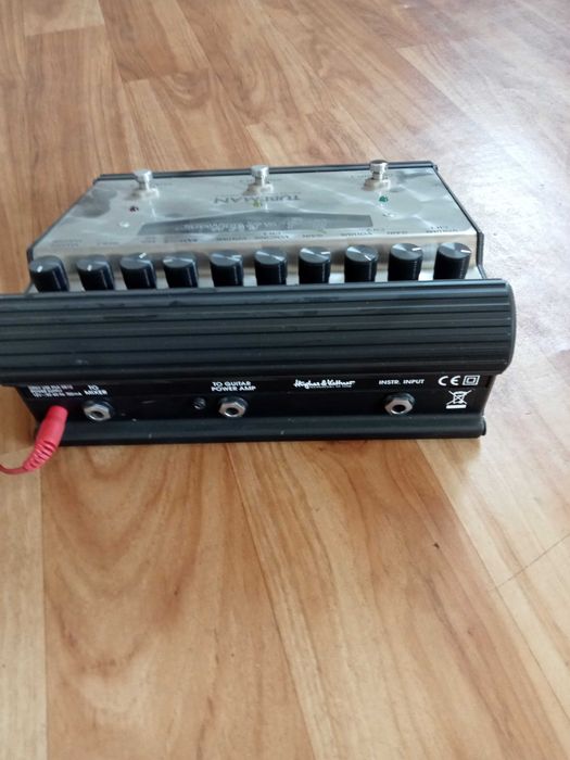 Продам ламповую гитарную педаль Hughes&Kettner Tubeman
