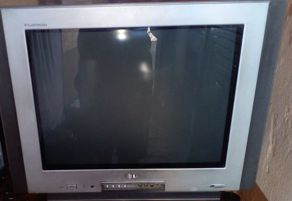 Продам телевизор LG