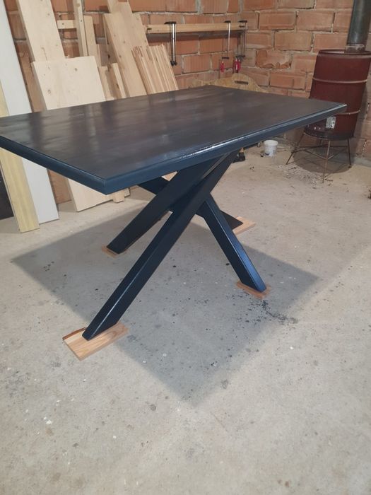 Execut lucrari de tamplarie din lemn masiv