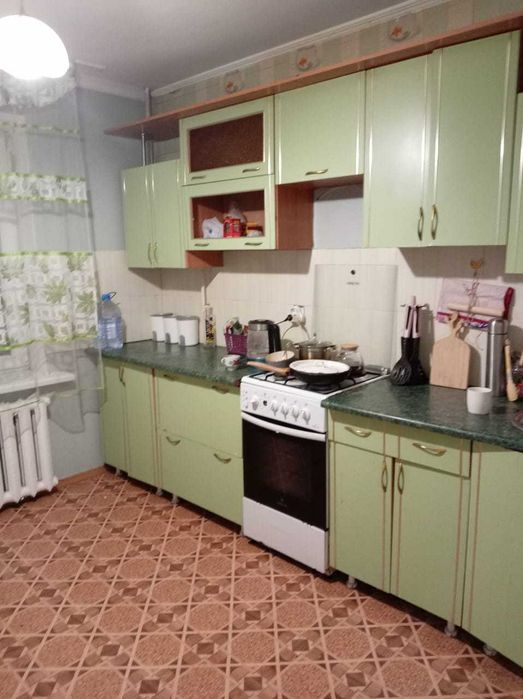 продам 2-ком квартиру РН Азии