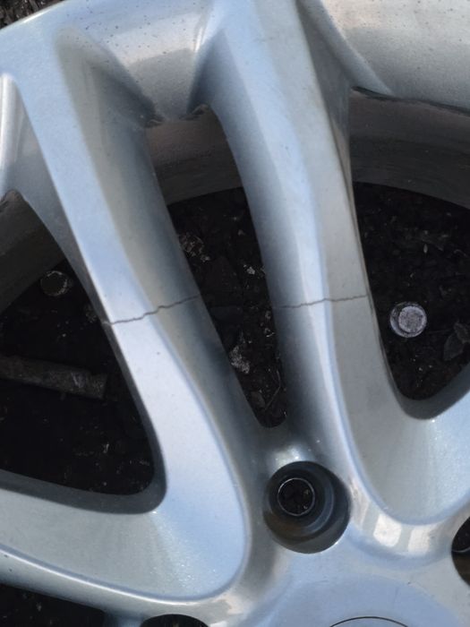 Диски R20, 6х139.7, 2 диска с трещинами