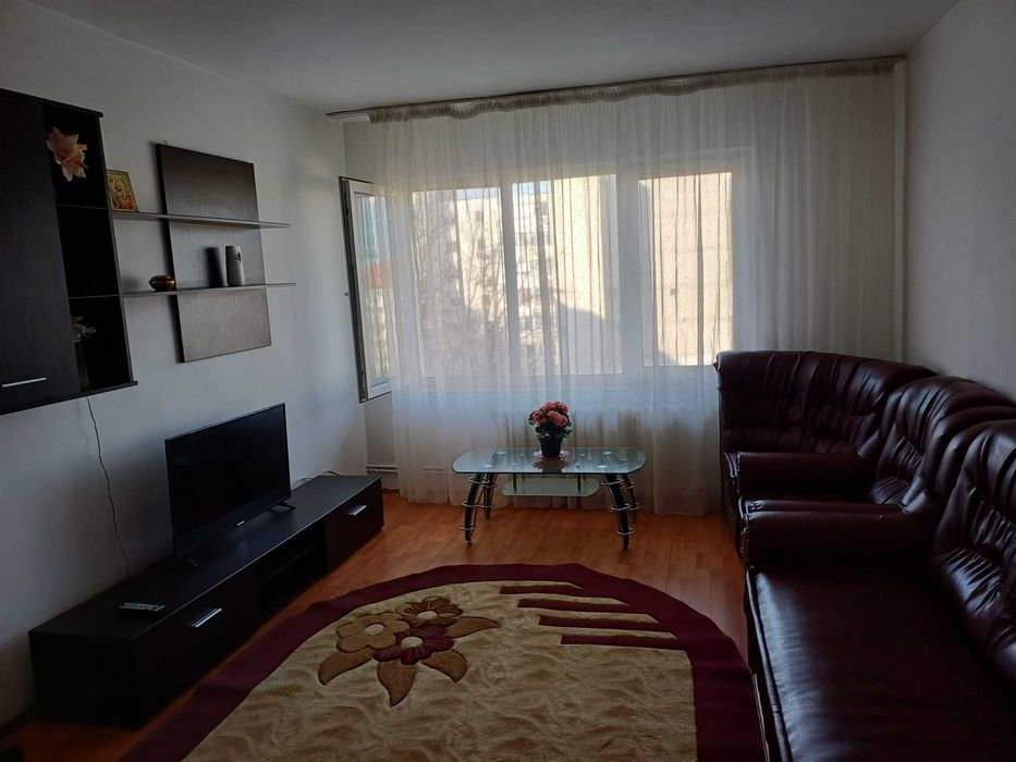 Inchiriez apartament 2 camere decomandat