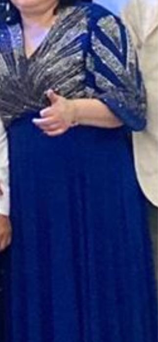 Продам платья вечерние