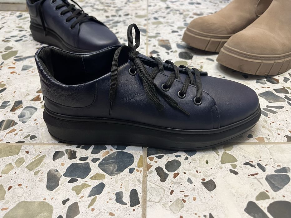 Jenny Fairy боти (10€) u ATO shoes кецове (8€)