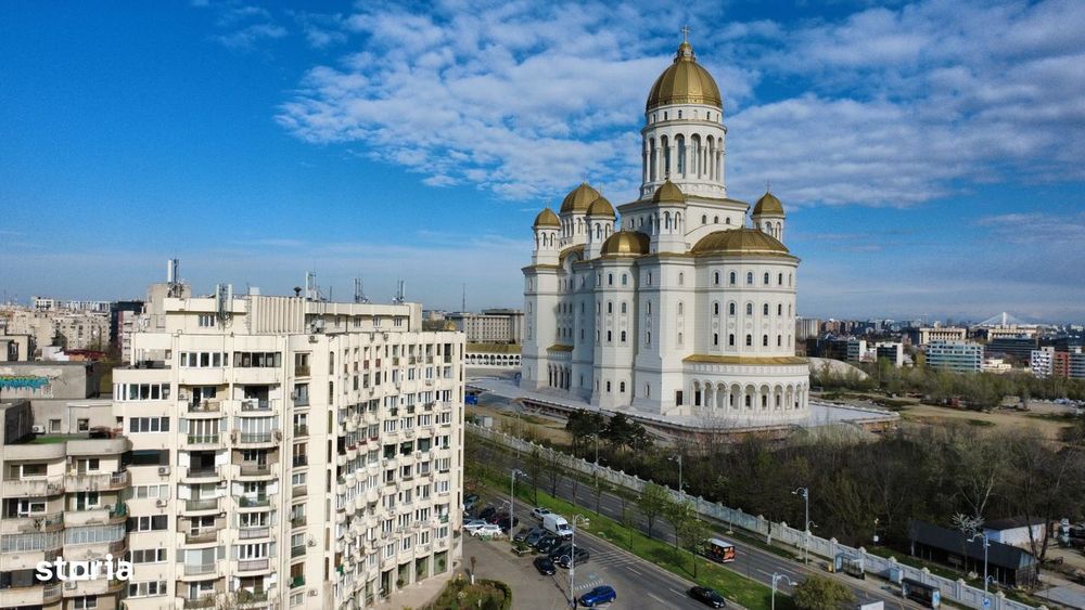 Spatiu Comercial Uranus - Casa Poporului - 2600 E/Mp - Investitie