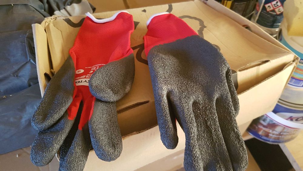 costume protectie ,casti , ochelari ,dopuri urechi