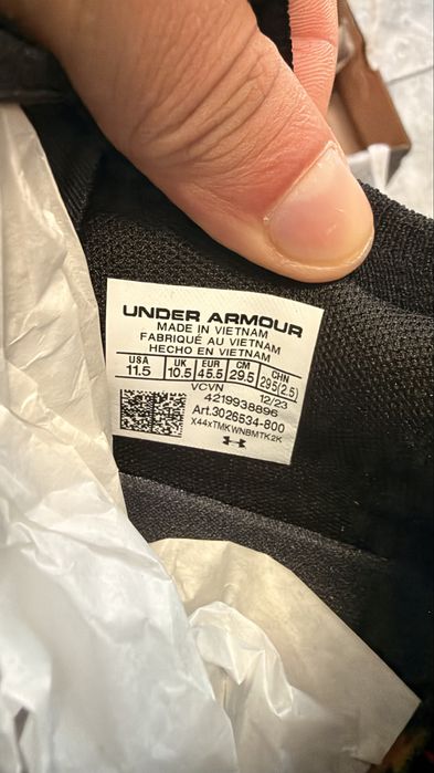 Under armour project rock 6 marimea 45,5 noi nepurtati.