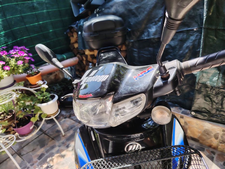 Продавам мотоциклет lifan м 3/ 100 kyб.