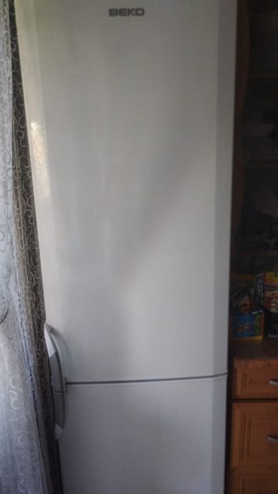 Продам холодильник