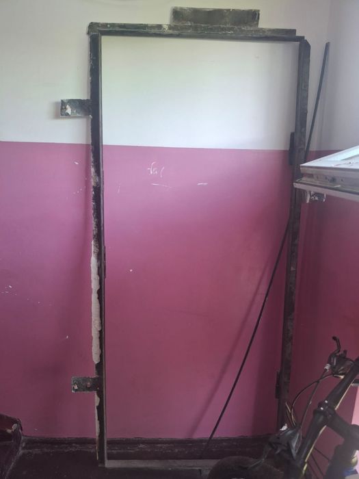 Продам дверь железную