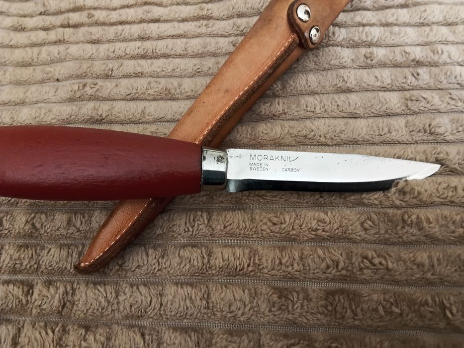 Продавам нож финка