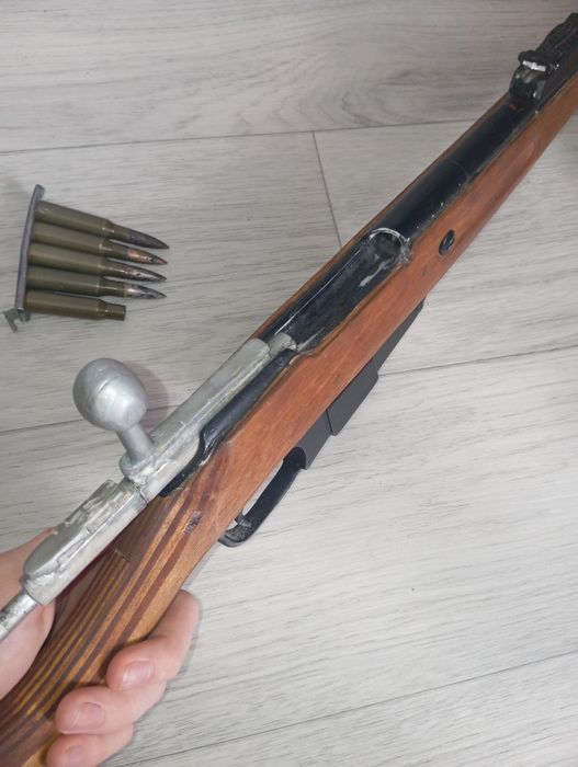 Продам игрушечную винтовку мосина