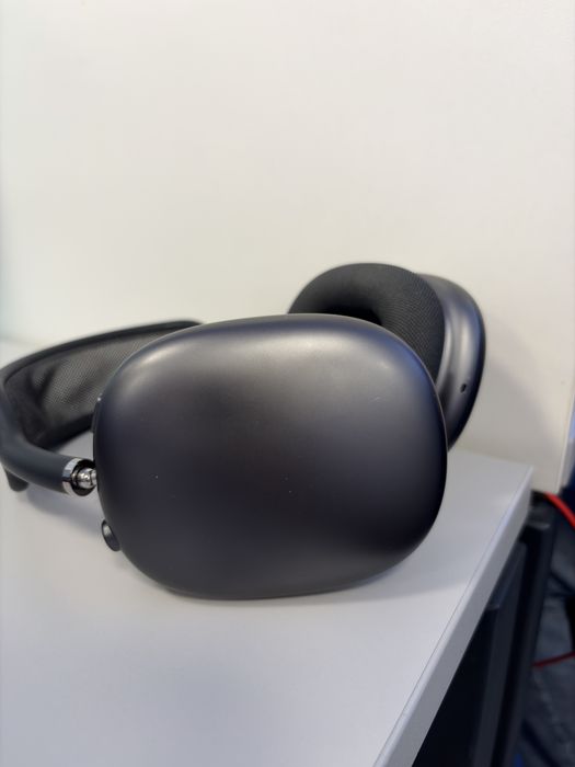 Airpods Max Lighting