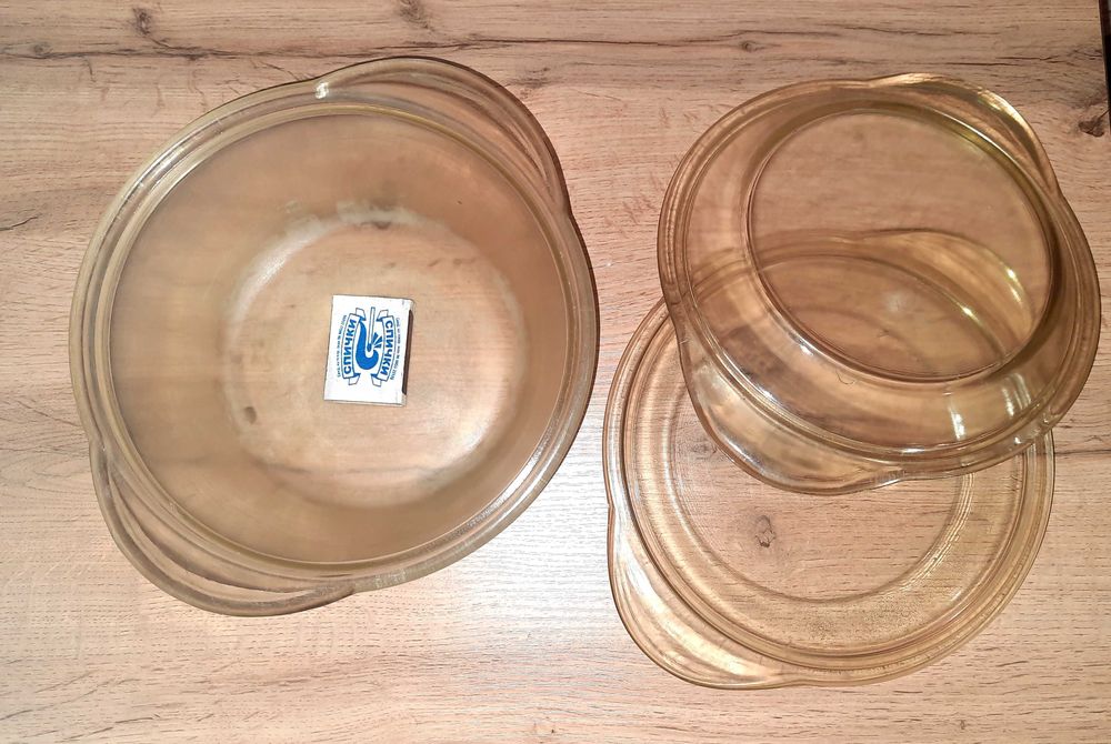 Стеклянная кастрюля