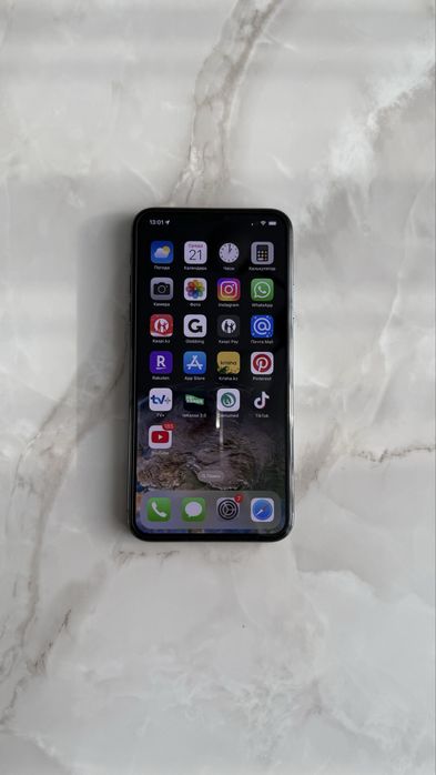 Продам Айфон 11 про мах 64гб