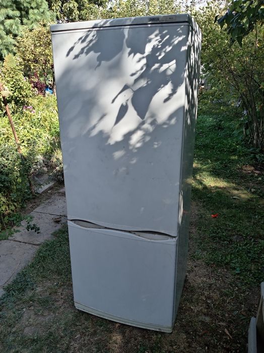 Холодильник бу Атлант