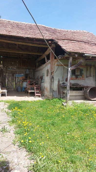 casa la tara in localitate la 30 kilometri de oras