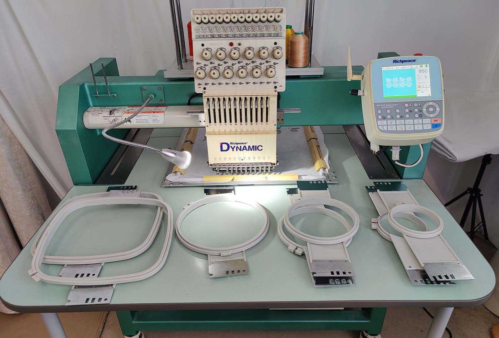 Masina de brodat Richpeace, 1 cap, 12 ace