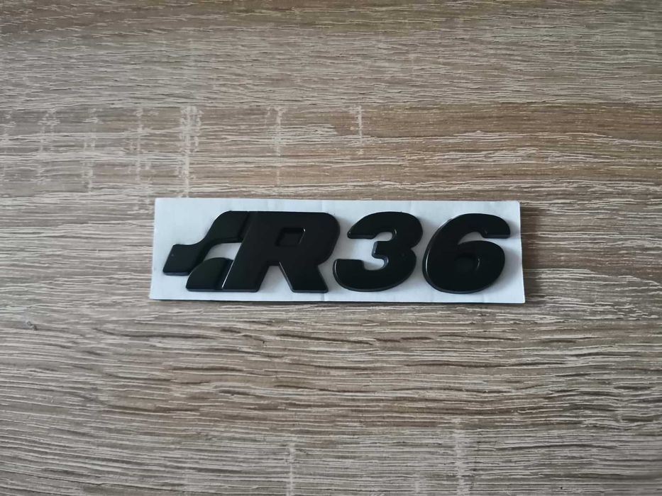 черна емблема Volkswagen R36