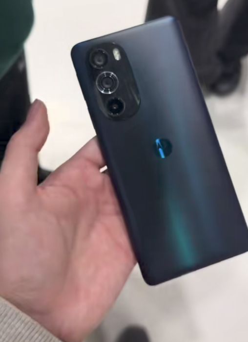 motorola edge plus 5G UW (2022) / motorola edge 30 pro