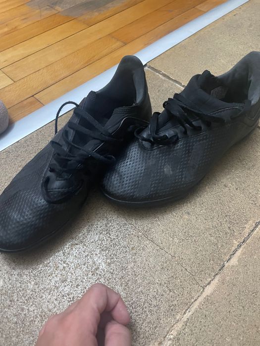 Футболни обувки adidas
