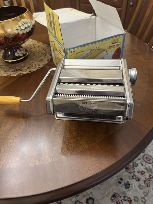 Тестораскатка ,лапшерезка Италия продам