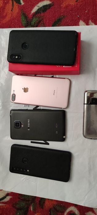 Telefonlar sotiladi