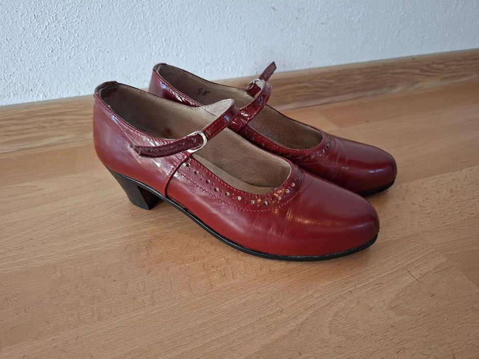 Pantofi de dans piele, dans popular, material piele