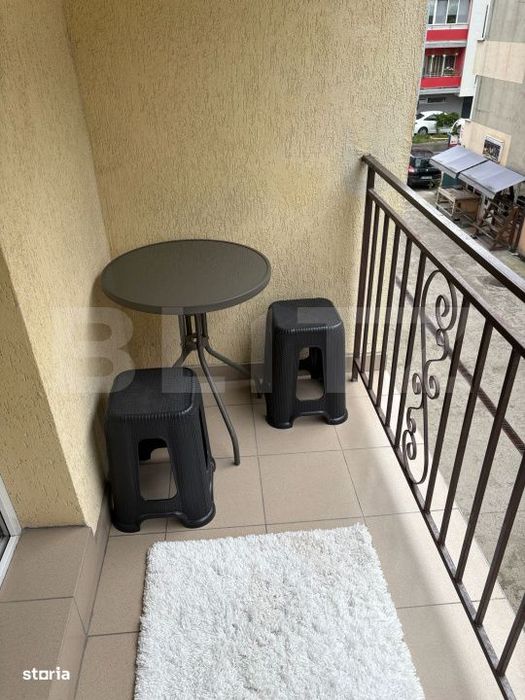 Apartament semidecomandat cu 3 camere, 60 mp, garaj, zona Porii
