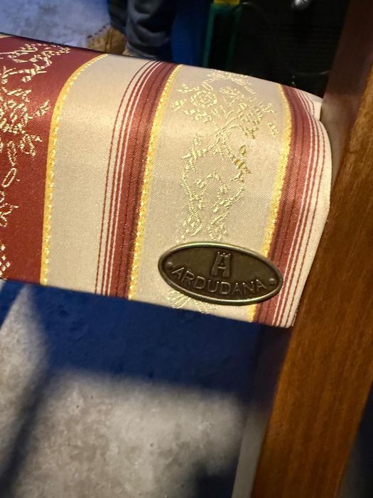 Scaune lemn masiv 10 buc folosite în restaurant