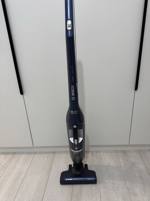 Продам пылесос Bosch на запчасти.