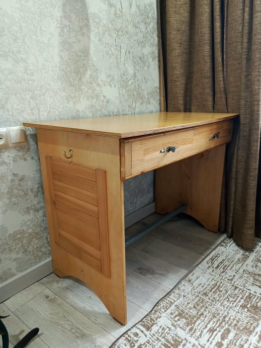 Письменный стол для школьника