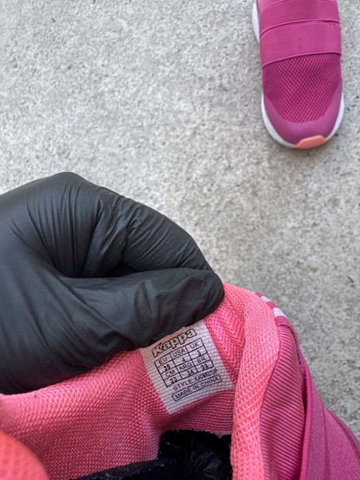 Кроссовки для девочки или женские