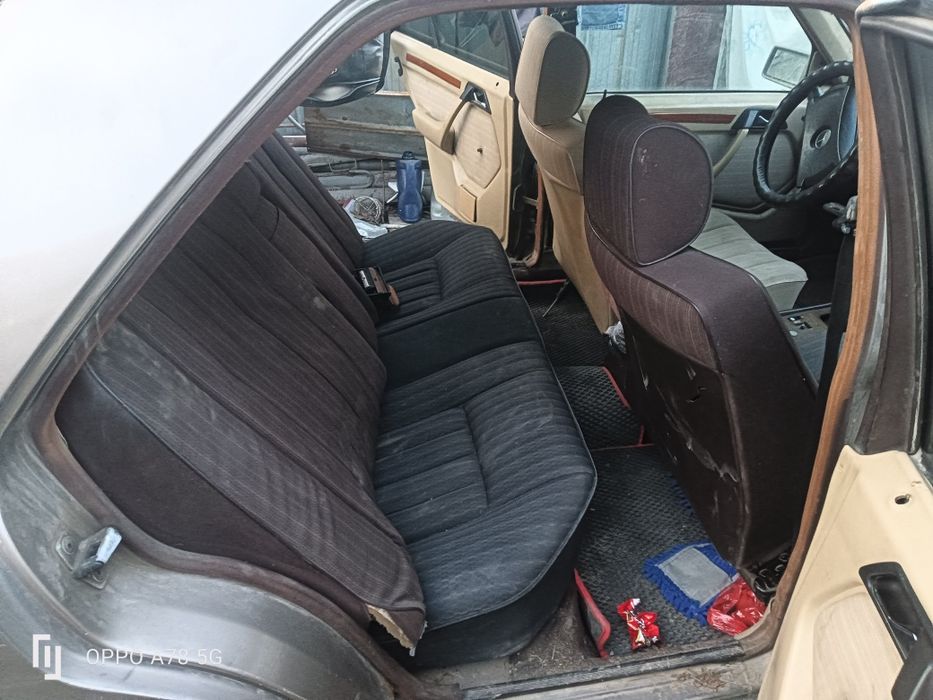 Мерседе Е200 124