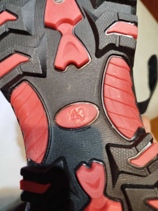 Зимни спортни обувки