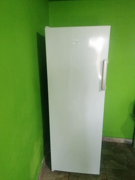 Combină frigorifică Indesit 232l
