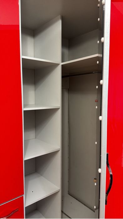 Продам Шкаф угловой