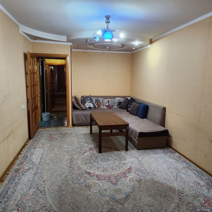 Продается 2х комнатная квартира на 3 этаже.